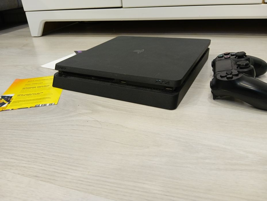 Ps4 PlayStation 4 slim 1TB GTA V Gran Turismo 7 i inne gry