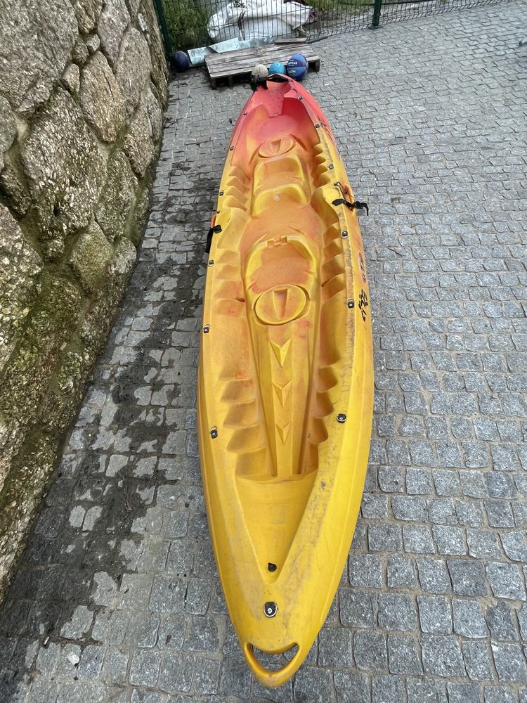 Kayak 4 lugares com pagaias