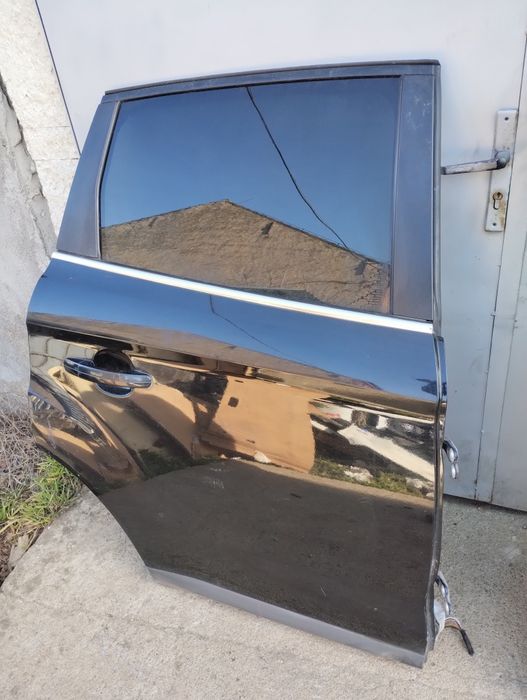 Drzwi prawy tył ford kuga mk1 kolor f8 kompletne