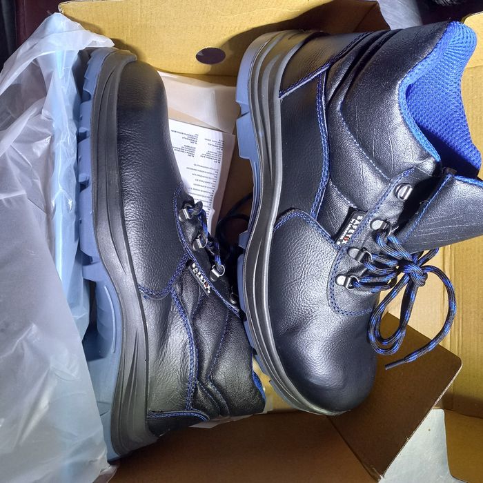 Buty robocze męskie z noskiem nowe