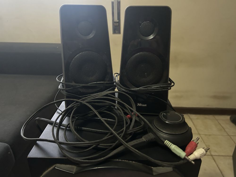 Colunas trust 2.1 speaker set