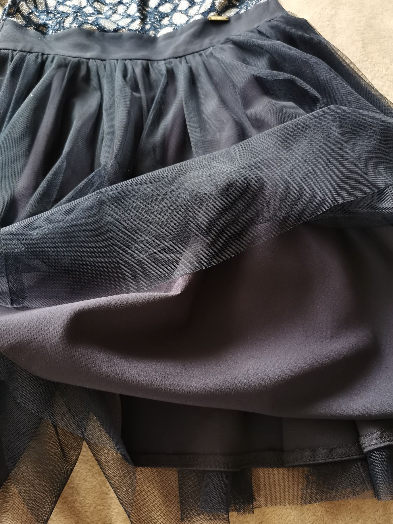 Piękna elegancka tiulowa sukienka Infinity