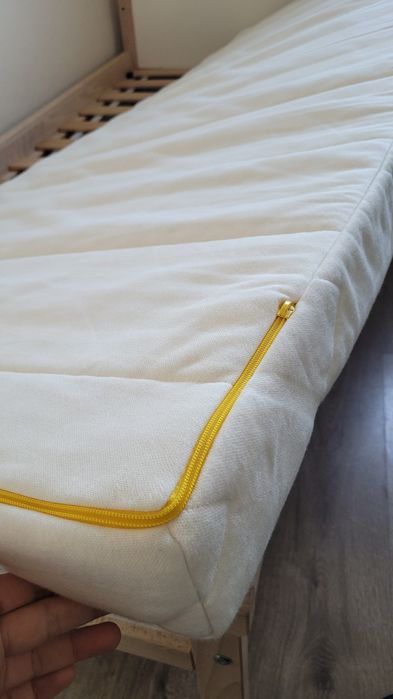Cama+estrado+colchão+capa de protecção transição criança IKEA