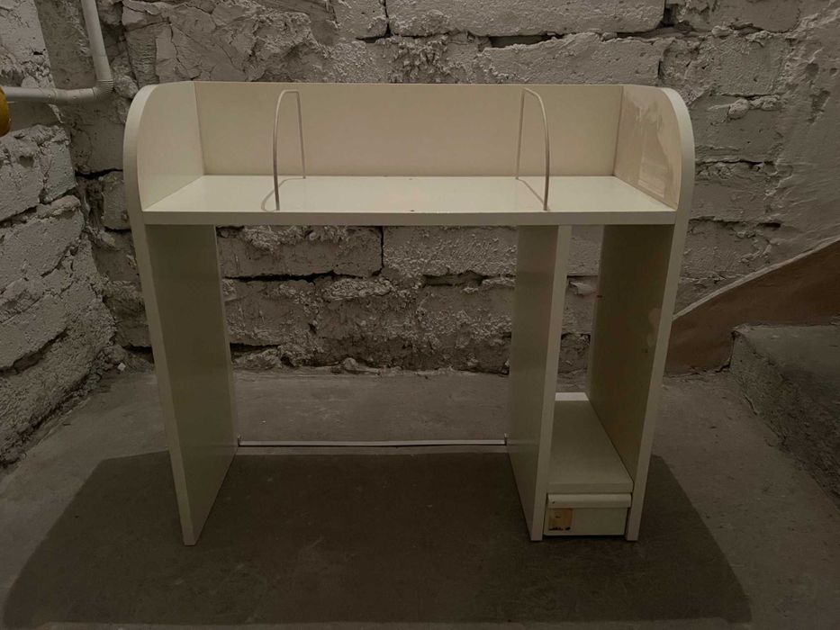 Nadstawka na biurko IKEA z szufladką, półką i miejscem na ekran