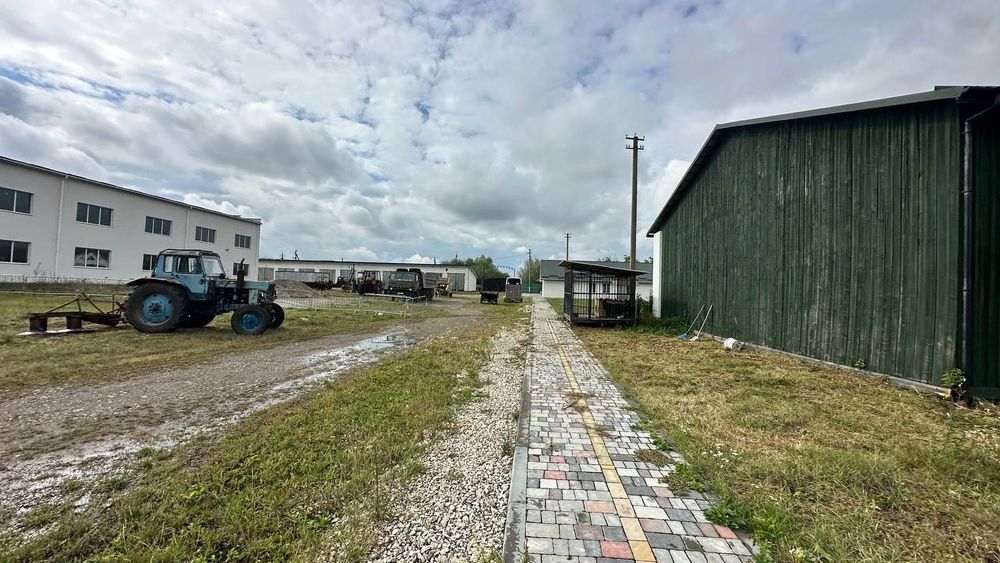 Продаж унікальної нерухомості неподалік Івано-Франківська