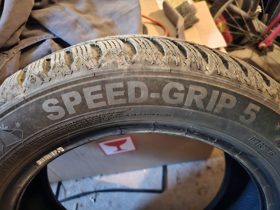 Sprzedam opony zimowe