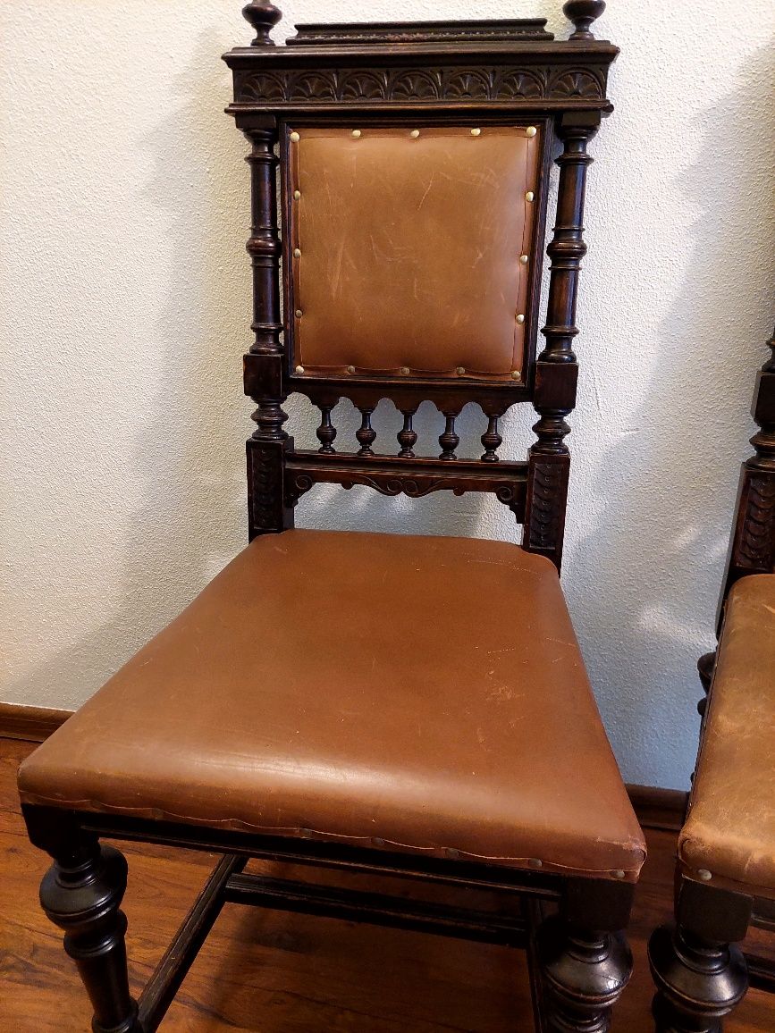 Zabytkowe  krzesła