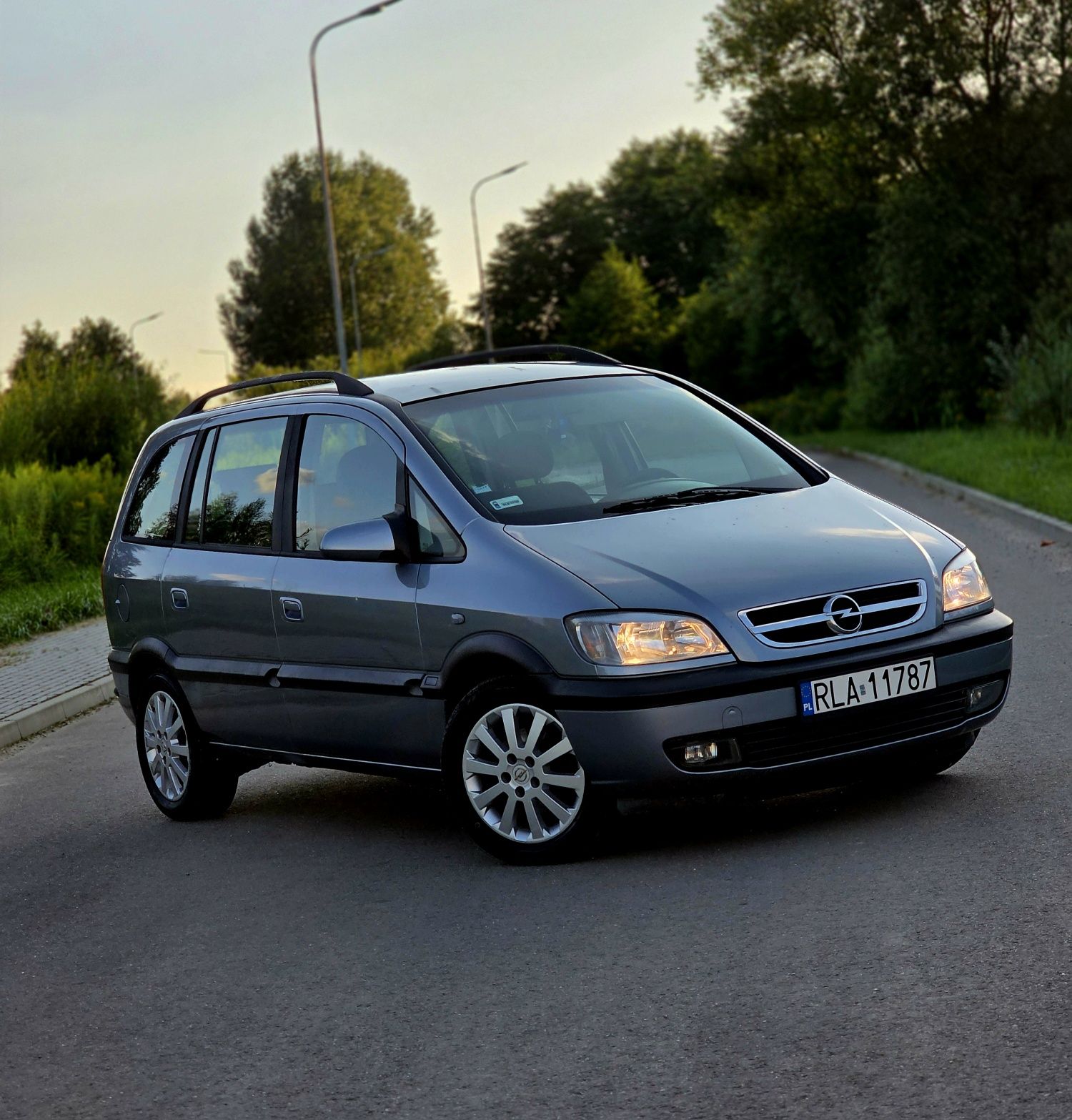 Opel Zafira 2.0 dti 7.os polift klimatronik