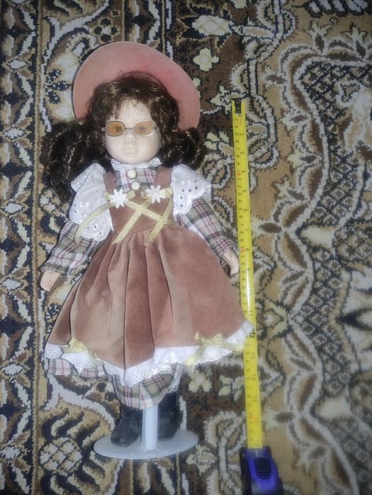 Фарфорова лялька