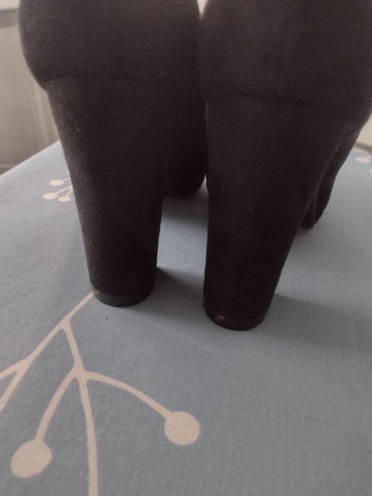 Botki czarne na obcasie