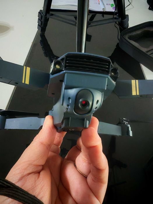 Drone 4K com 3 baterias