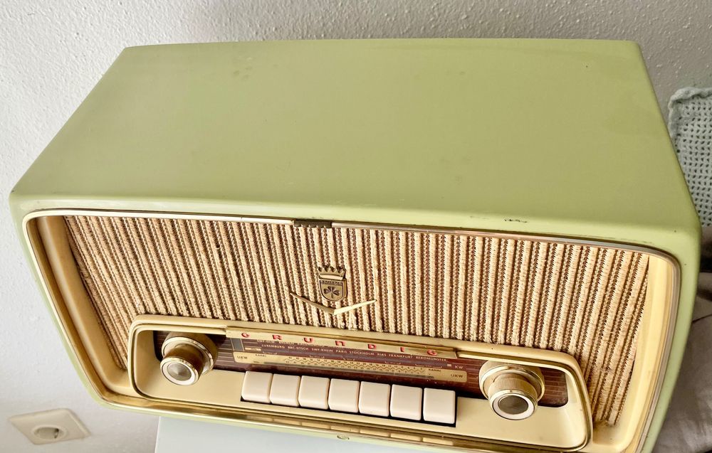 Радиоприемник Grundig.