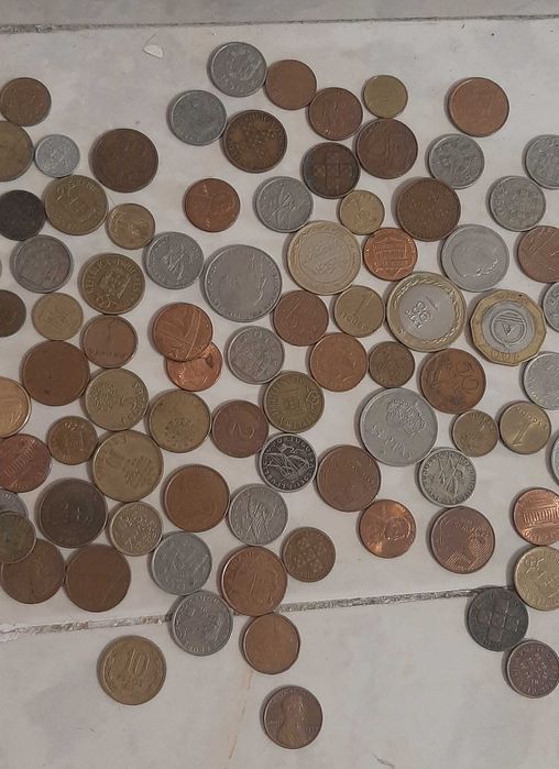 Moedas antigas portuguesas e estrangeiras