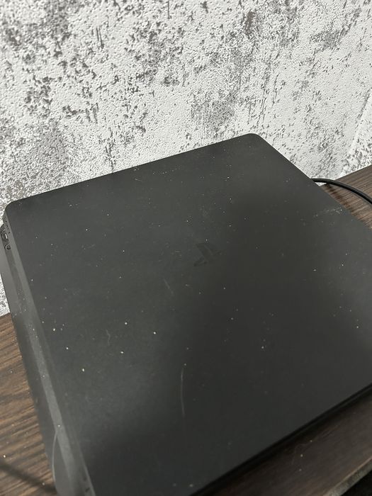 Playstation 4 slim 1Tb