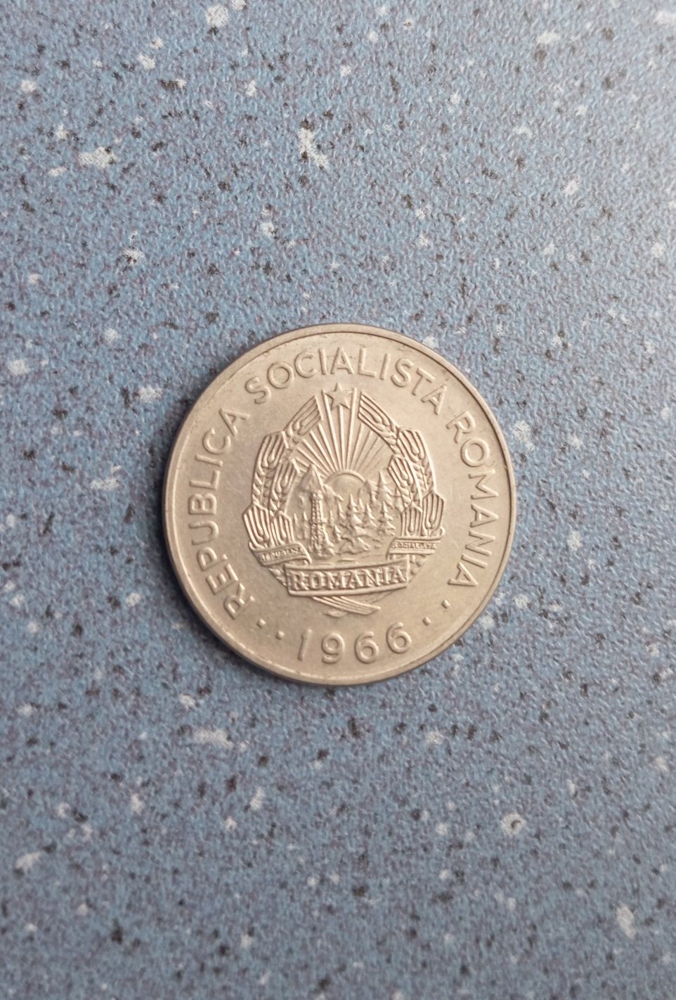 Монета 1LEU 1966рік