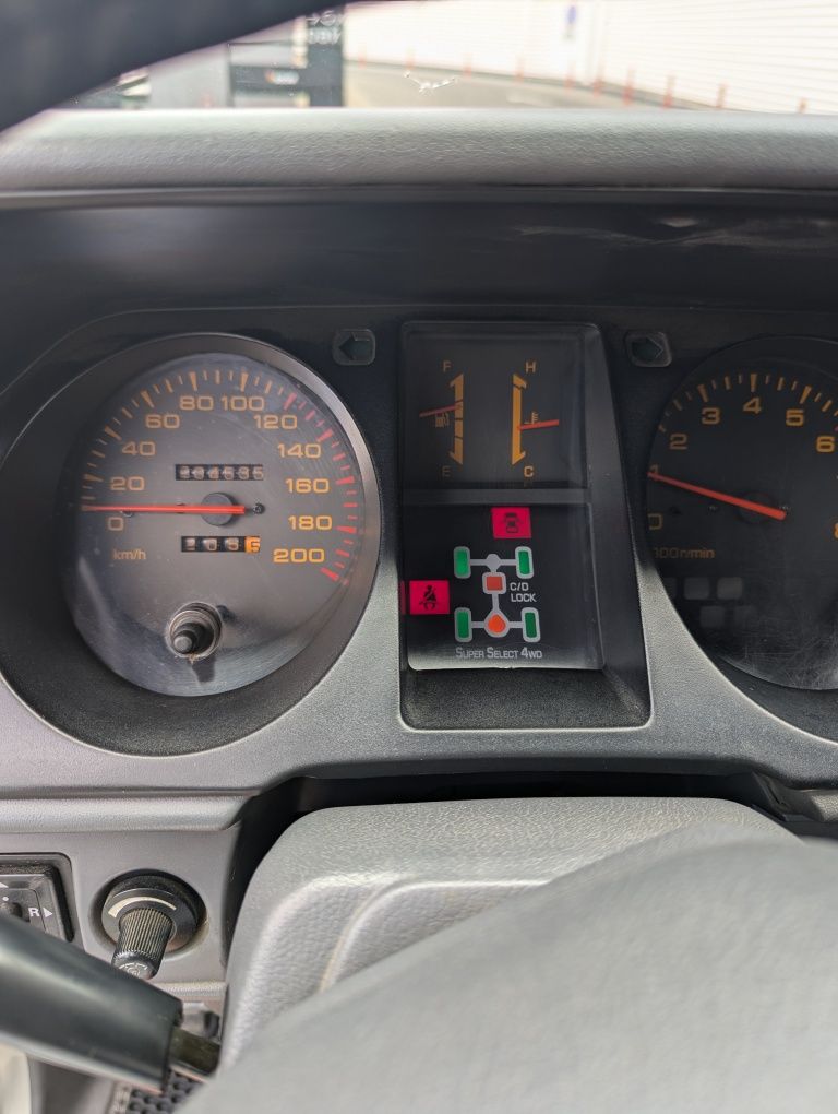 Mitsubishi Pajero 2