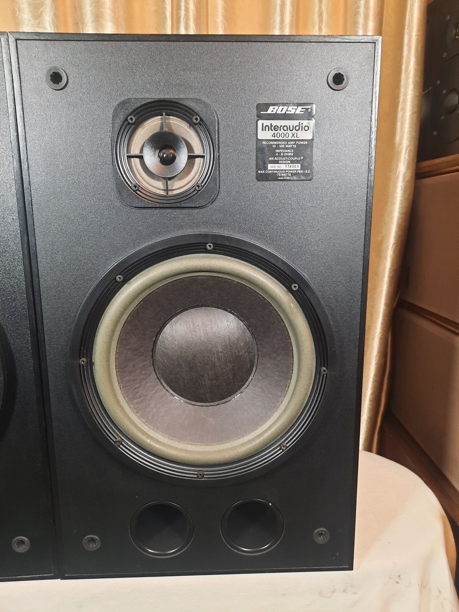 Bose interaudio 4000xl  акустика американского бренда.