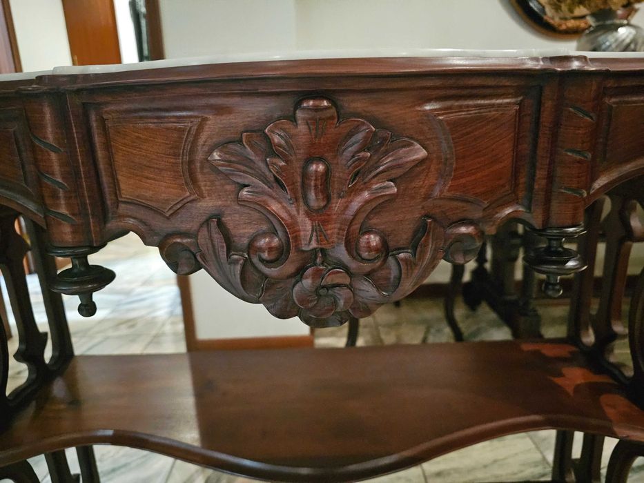 Credência - Móvel antigo em Mogno em estado impecável