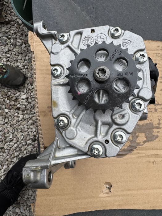 BMW M340i G20 G21 Pompa oleju METALOWA olejowa nowy typ