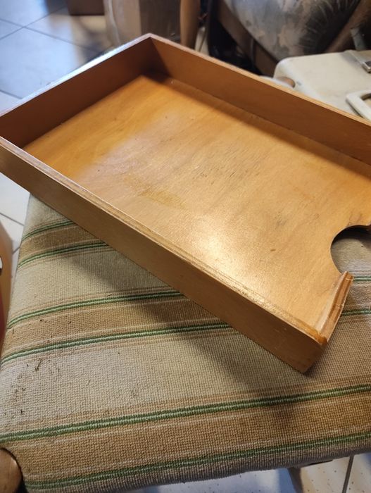 Segregator drewniany na biurko vintage.