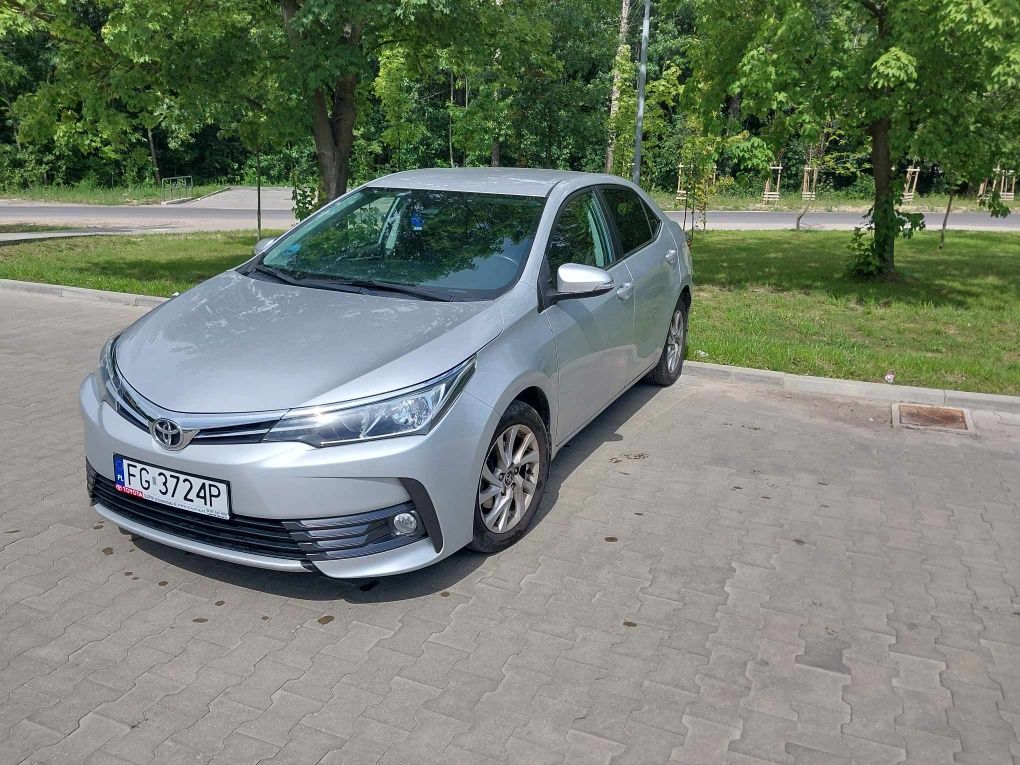 Toyota Corolla do wynajęcia/ auta osobowe do wynajęcia/ wypożyczalnia