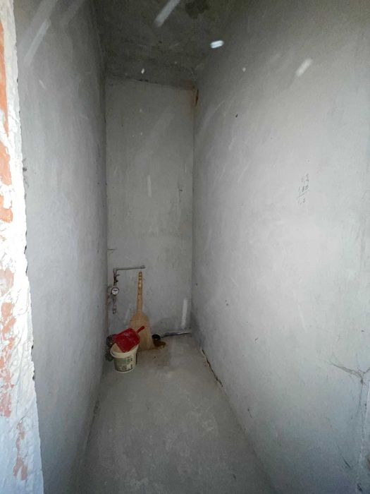 3 кім на Довженка в новобудові