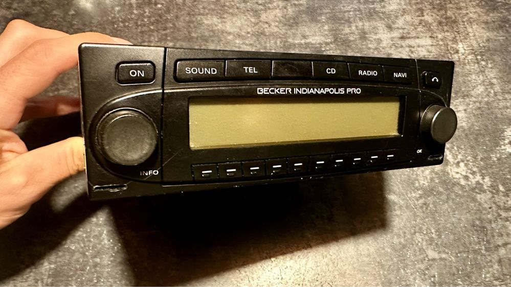 Radio Becker Indianapolis Pro KOD CD telefon GPS BT retro