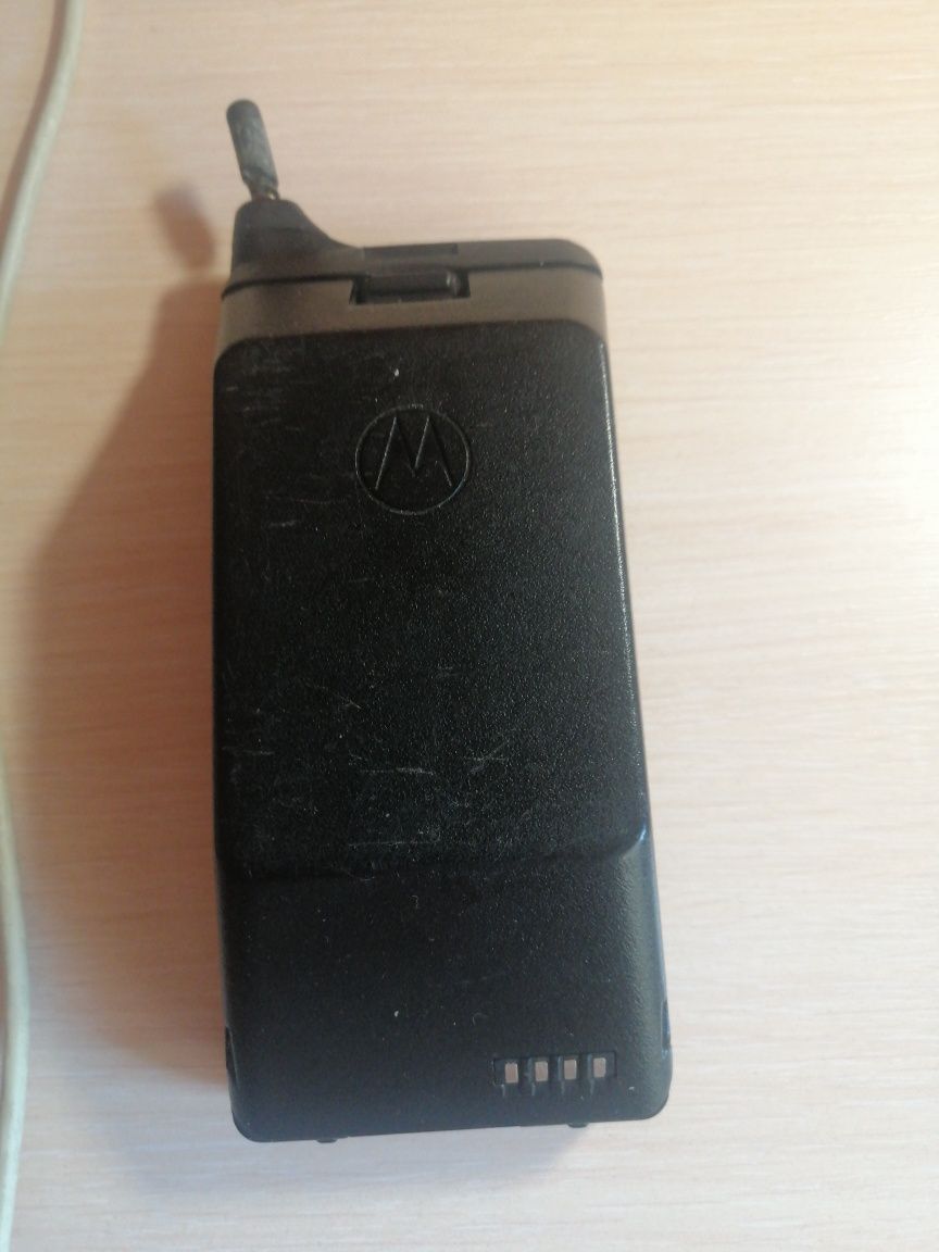 Телефон ,, Motorola 8700,,