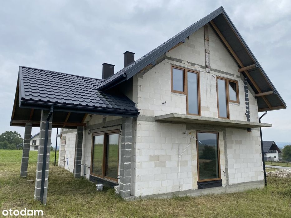 Dom w stanie deweloperskim w Zręcinie