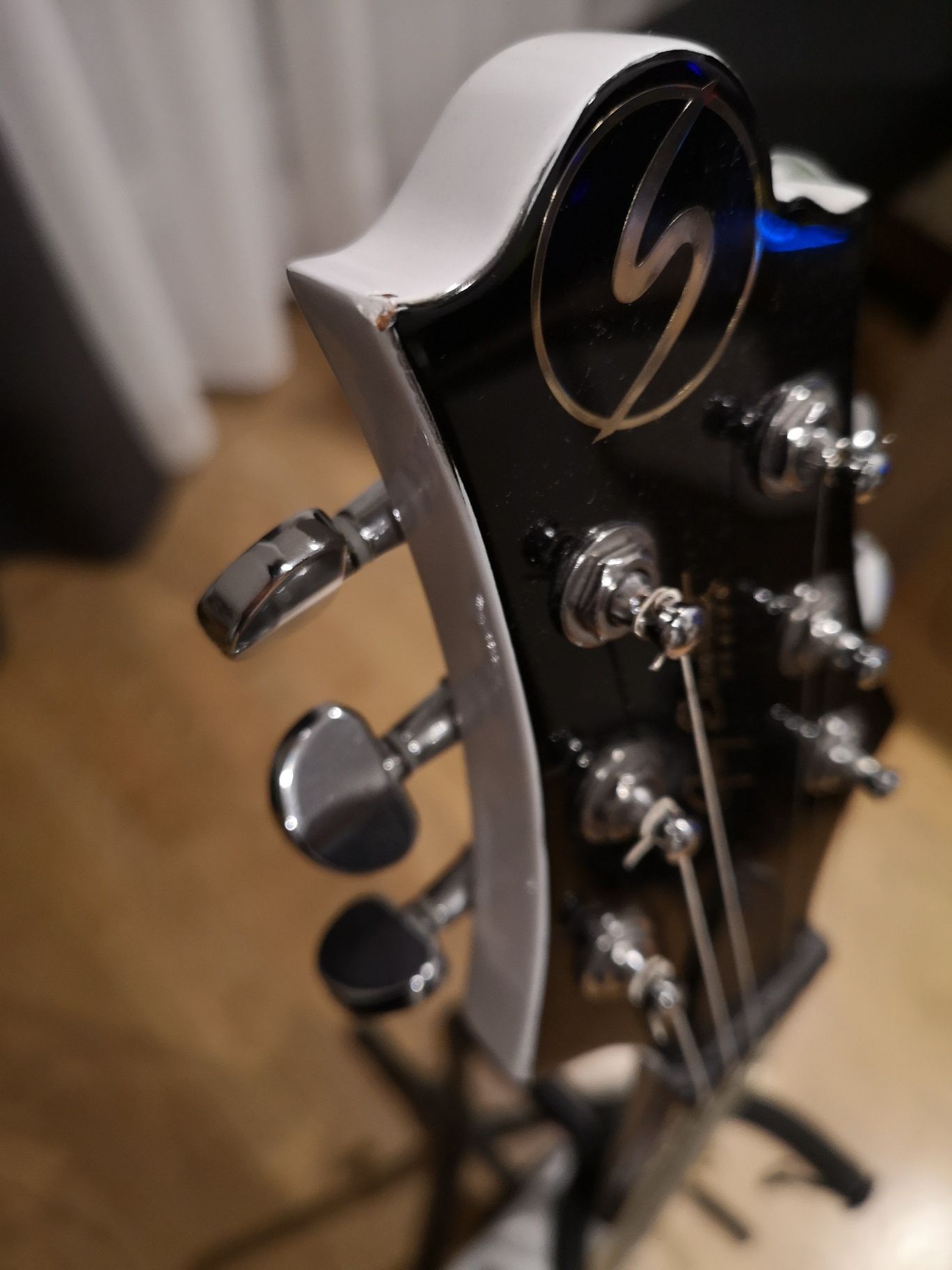 Gitara Greg Bennett