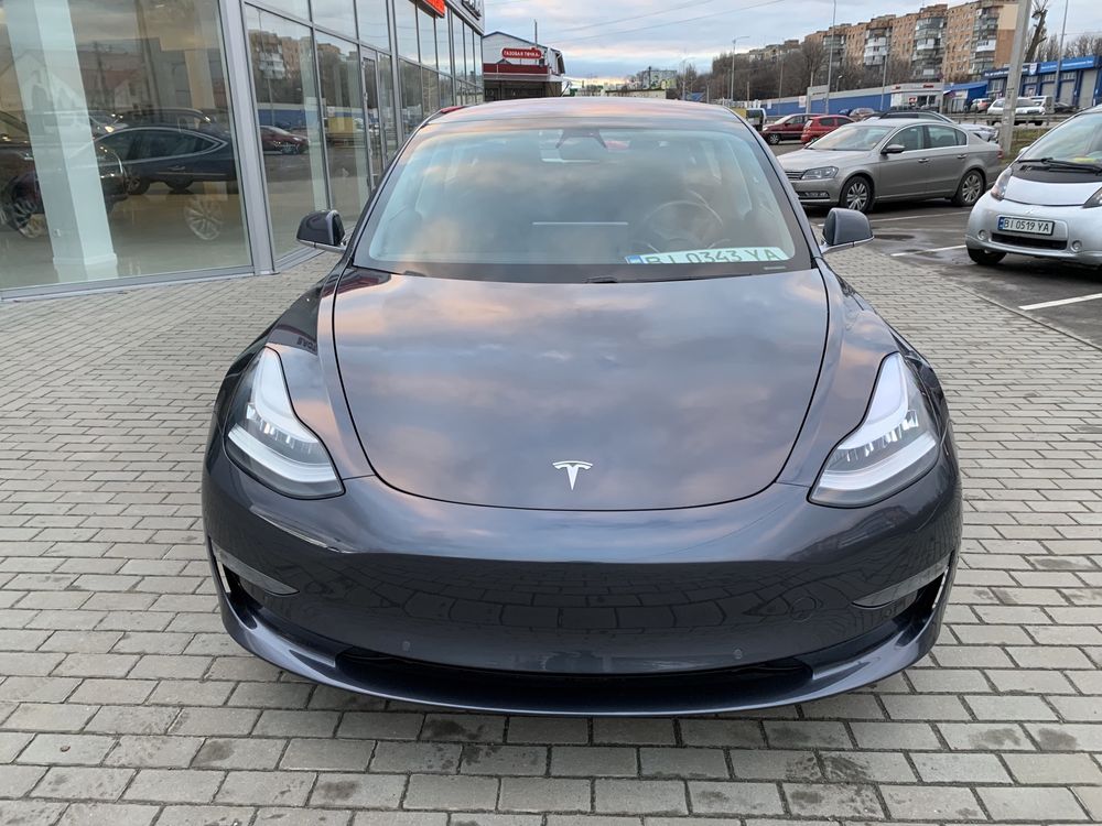 Tesla model 3, 2018 long range