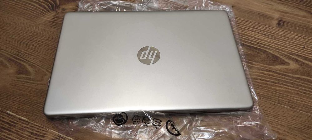 Laptop NOWY HP 15s-fq4489nw IntelCorei5 512gb ram8gb