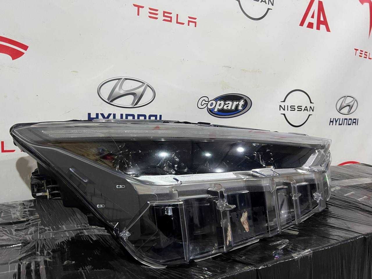 Фара права Ford Mustang Mach-E LED LJ8B13E014BE