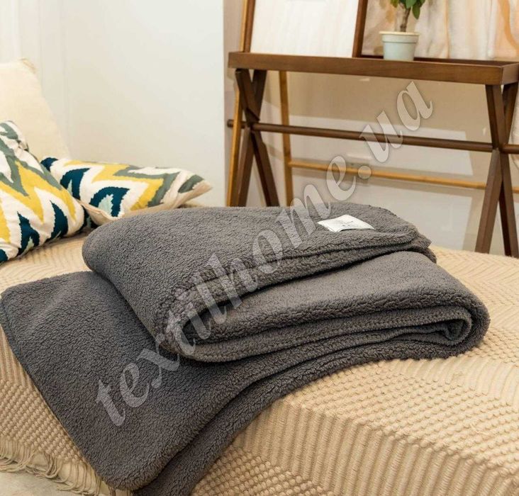 Плед-покривало на овчинці 200×220 см — теплий, м’який і затишний