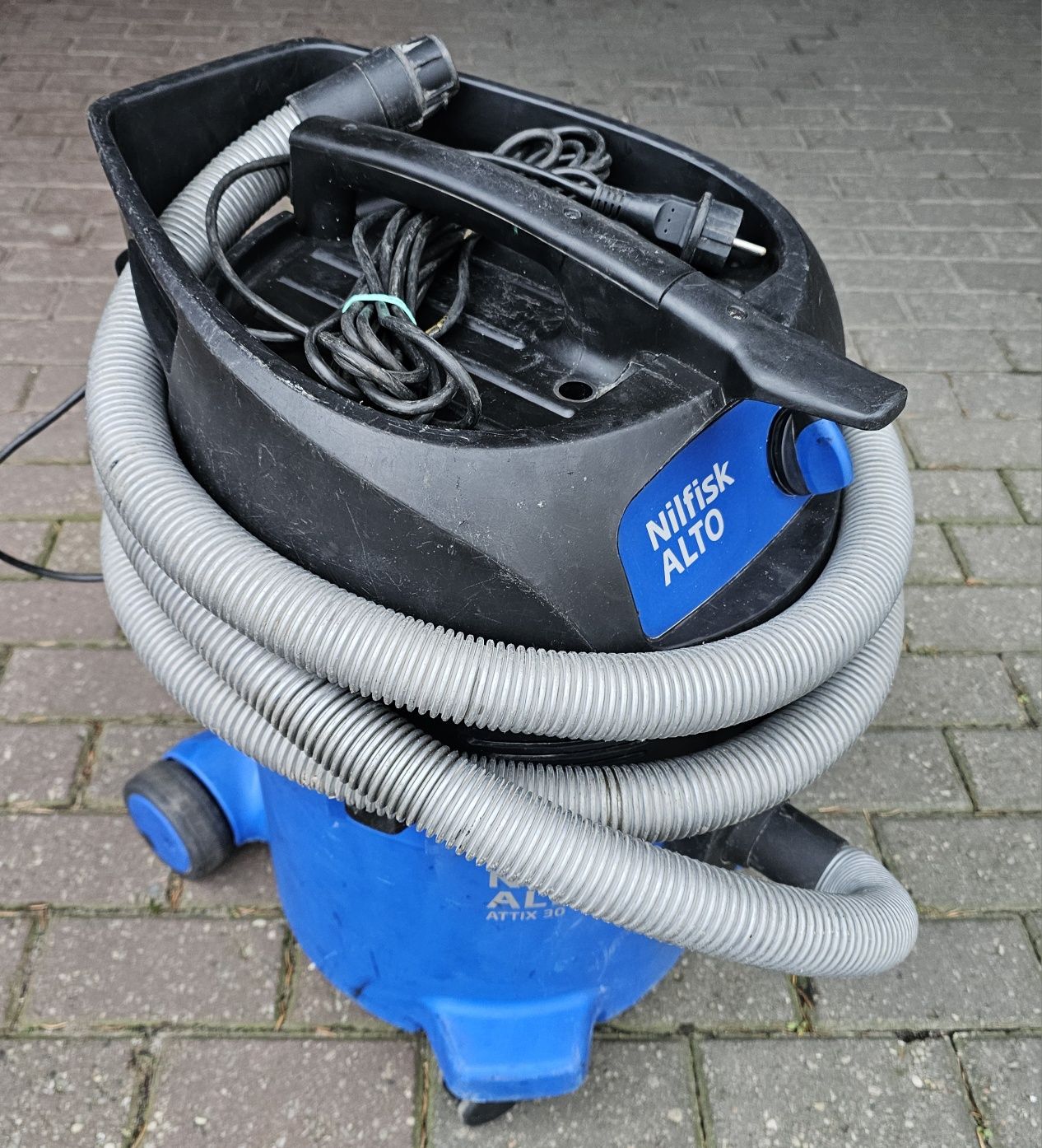 NILFISK ALTO ATTIX 30-01 Odkurzacz na Sucho i Mokro 1200Watt Rura/Wąż