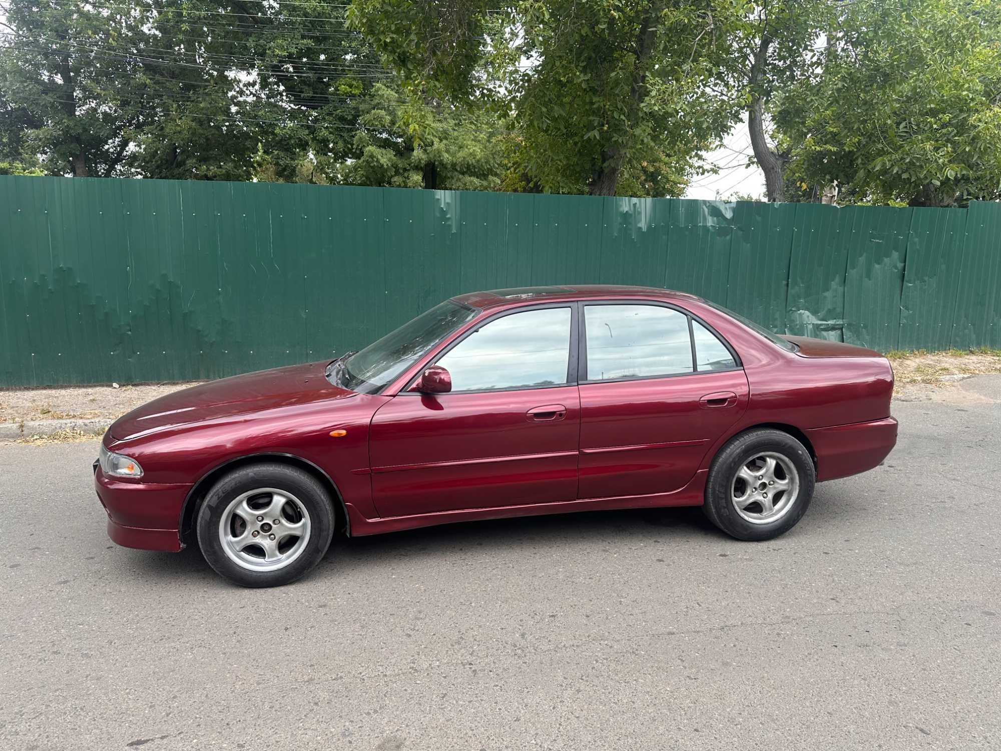Mitsubishi Galant GT 2.0 V6 в хорошем состоянии на полном ходу