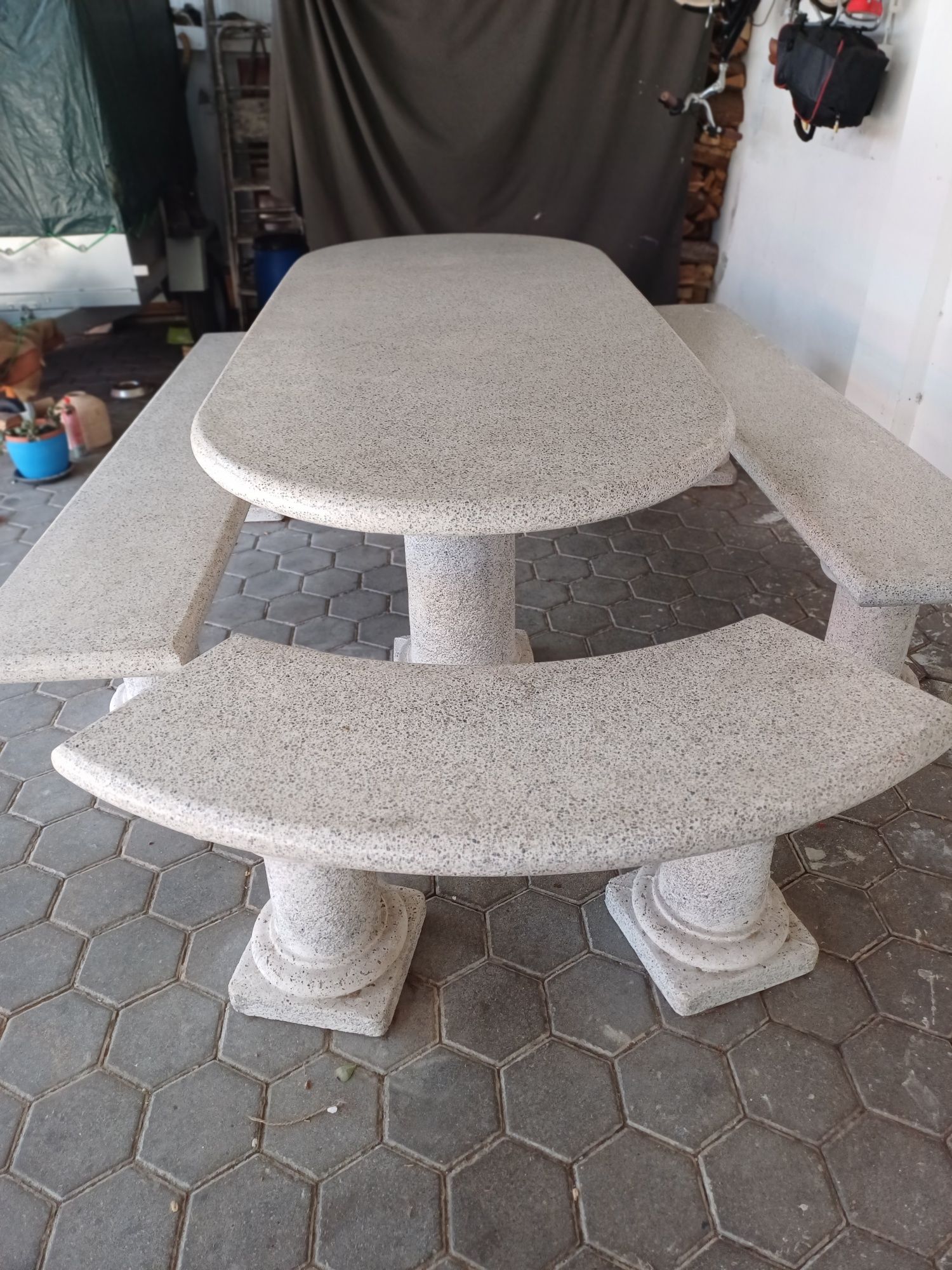 Mesa em marmore,comprimento 2,90cm×largura1,70cm jardim c/ nova
