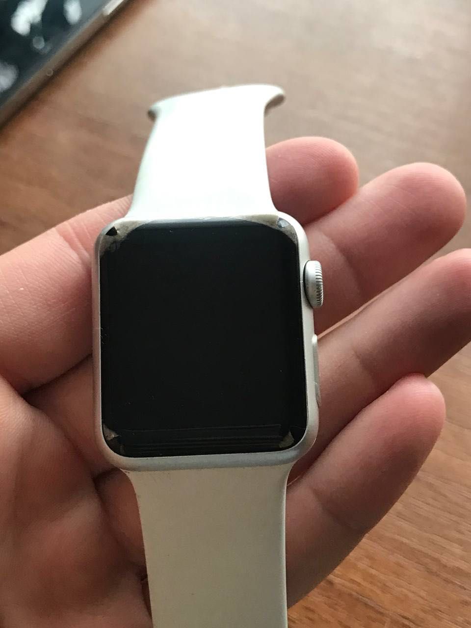 Продам Apple Watch 1