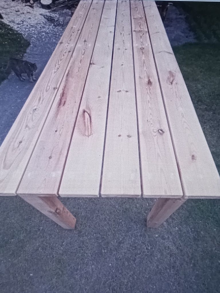 Stół drewniany  solidny