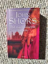 Pod marmurowym niebem, John Shors