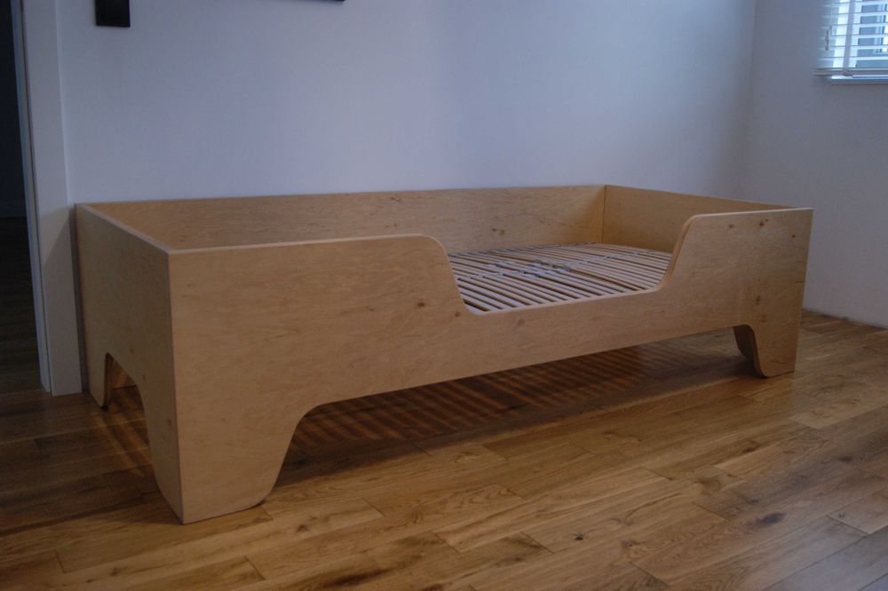 Łóżko sklejka brzozowa 200x90 ze stelażem