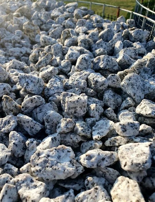 Skład kamienia grysy otoczaki żwiry piasek ziemia Siesławice 193