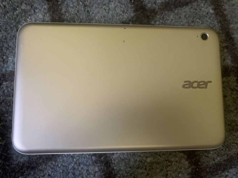 Acer w3 810 (на перепрошивку).