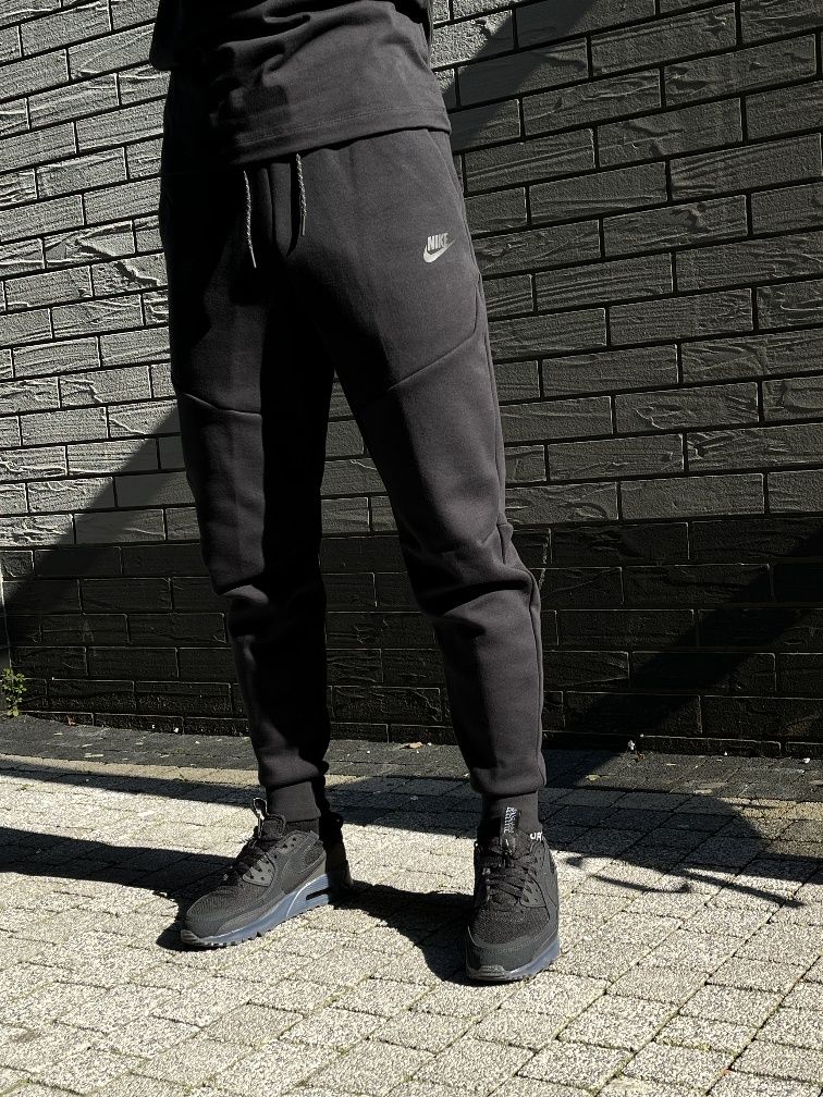 Штани Nike Tech Fleece  Joggers (CU4495-010) Оригинал