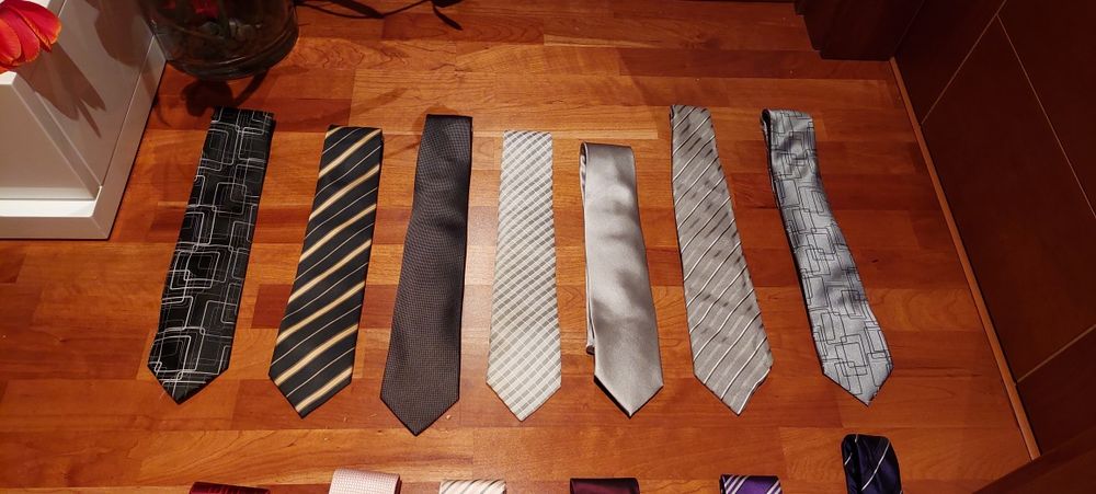 33 Gravatas - preço unitário