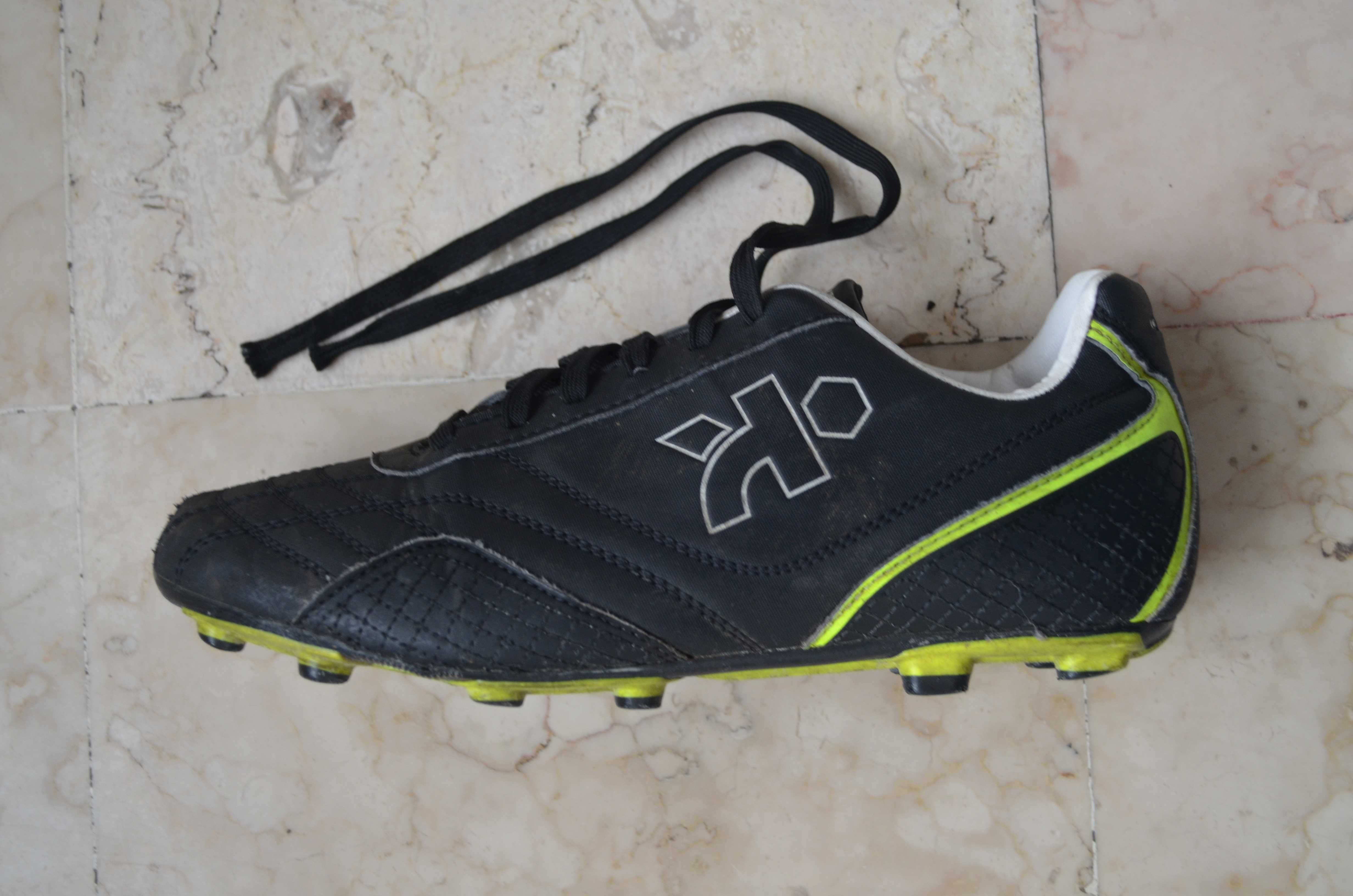 Chuteiras de rugby Kipsta tamanho 43
