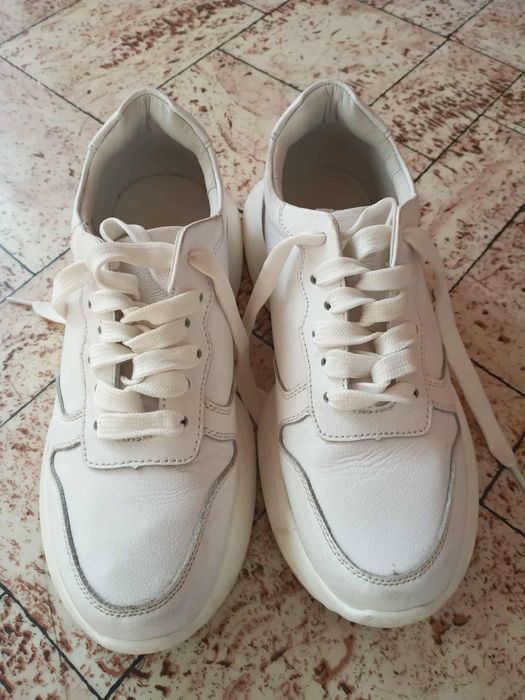 Красівки шкіряні білого кольору