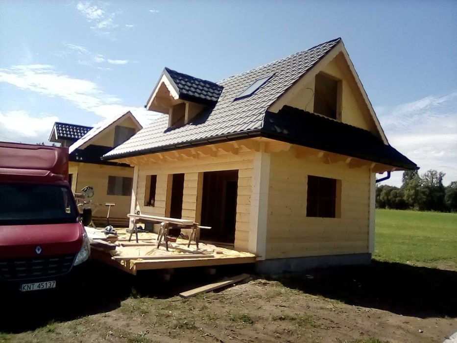 Garaż hala dom drewniany