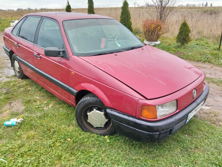 Продам Пассат б3 1.8 газ/бензин на ходу