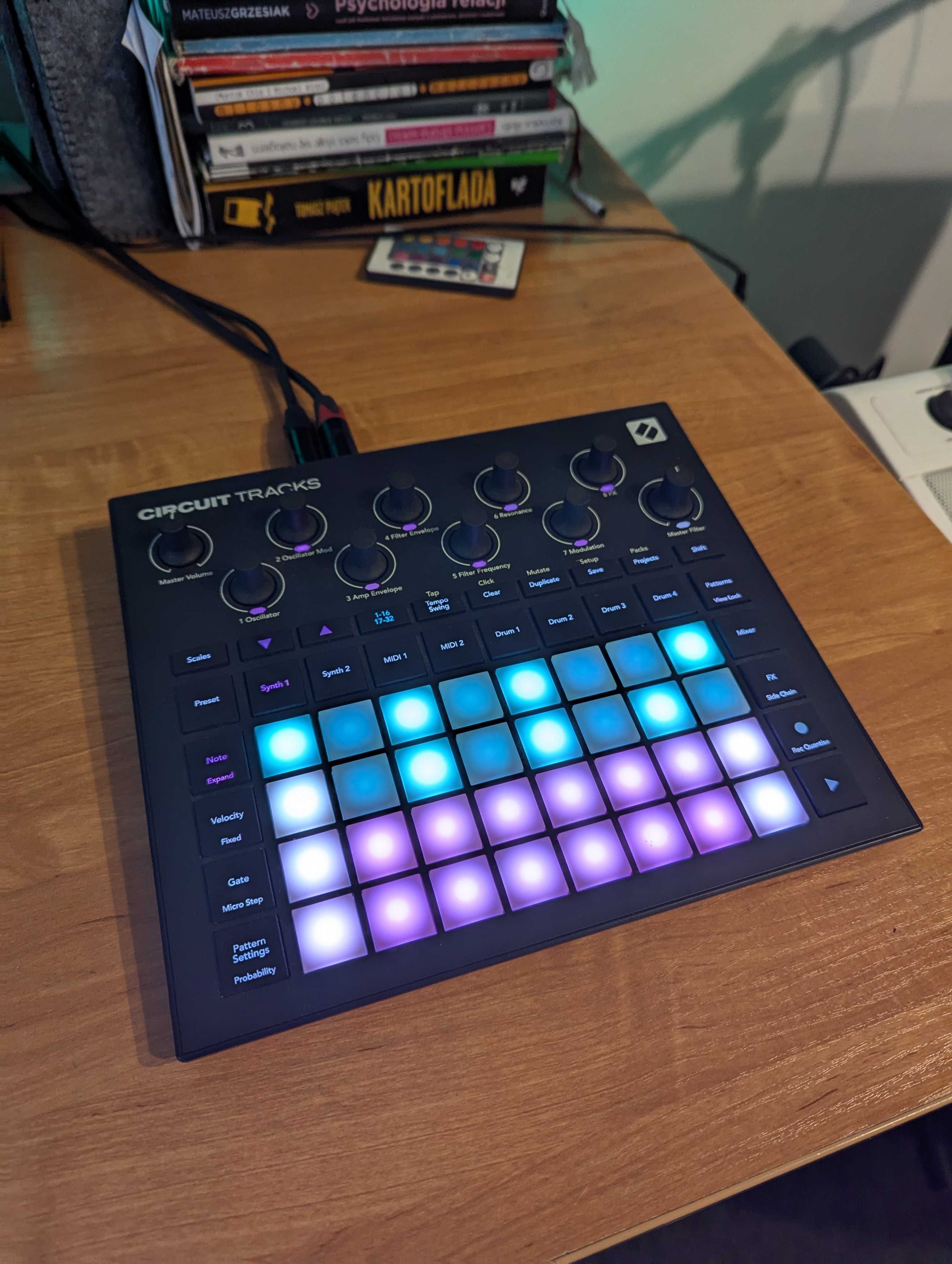 Novation Circuit Tracks, groovebox, syntezator